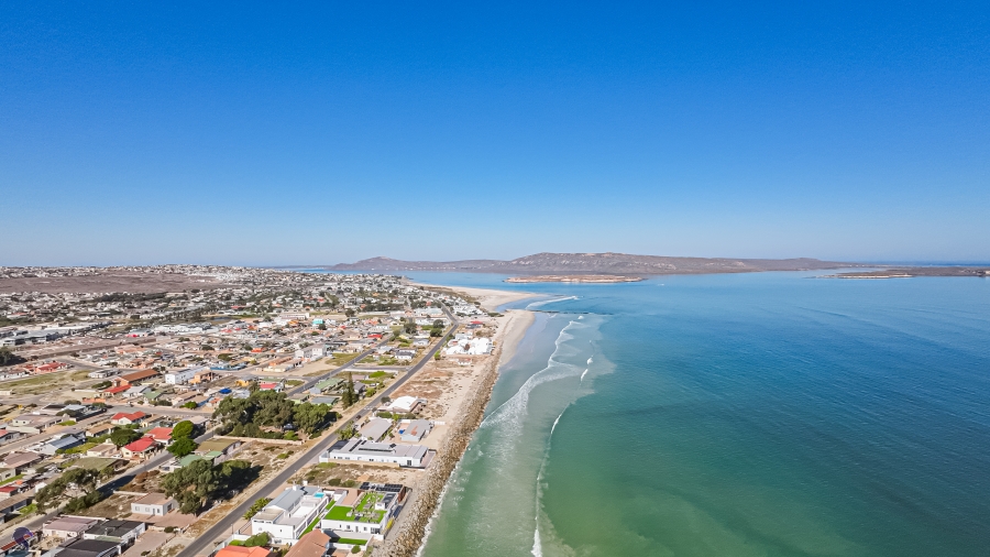 6 Bedroom Property for Sale in Middedorp Western Cape